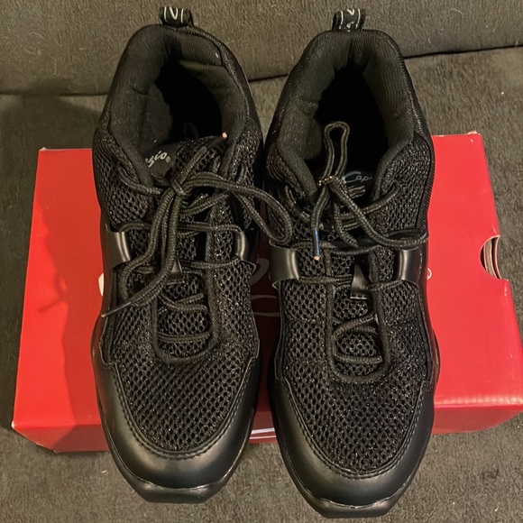 Capezio Fierce DS11 DanSneaker 10.5 women’s black dance sneaker - Picture 3 of 12